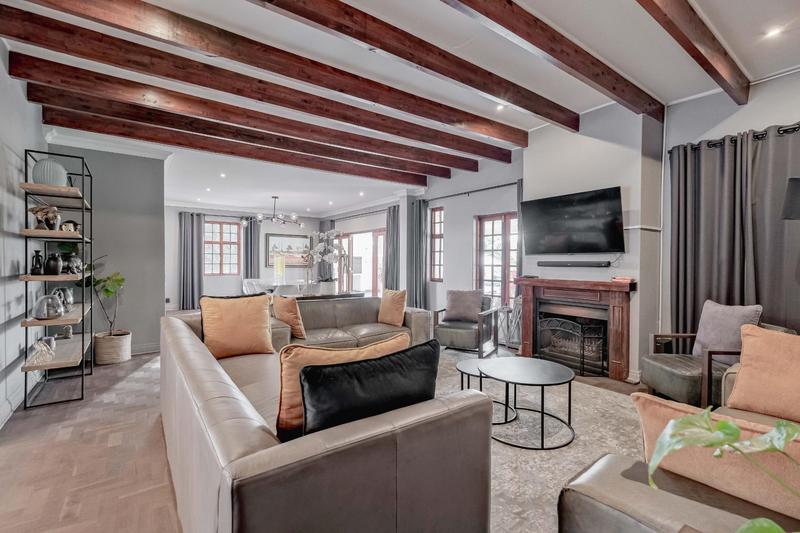 7 Bedroom Property for Sale in Moreleta Park Gauteng