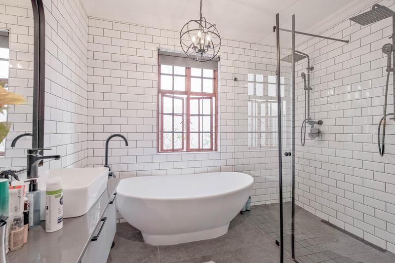 7 Bedroom Property for Sale in Moreleta Park Gauteng