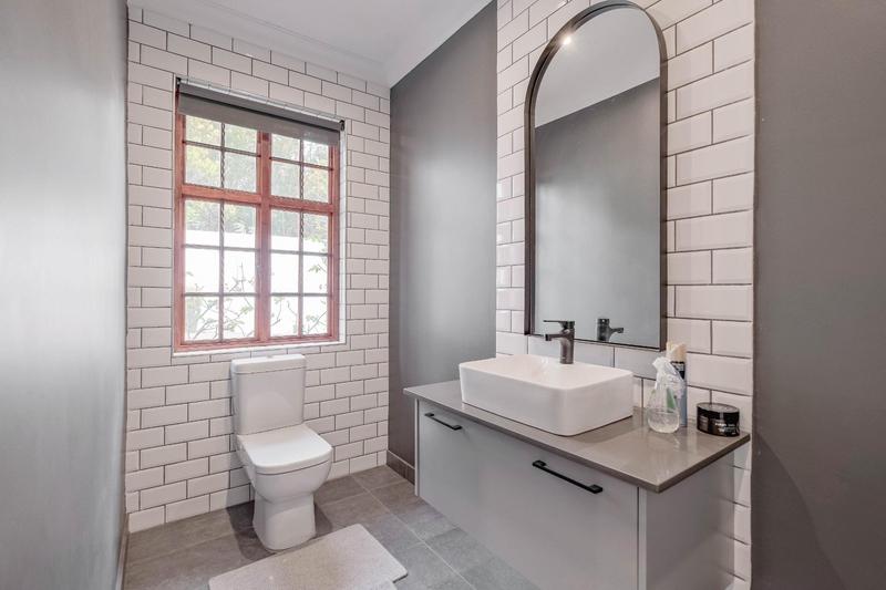 7 Bedroom Property for Sale in Moreleta Park Gauteng