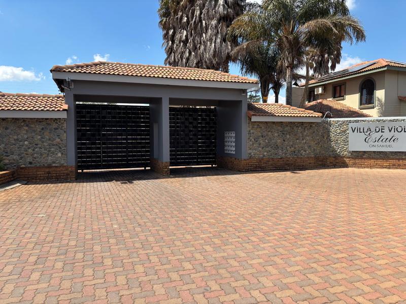 To Let 3 Bedroom Property for Rent in Kenleaf Gauteng