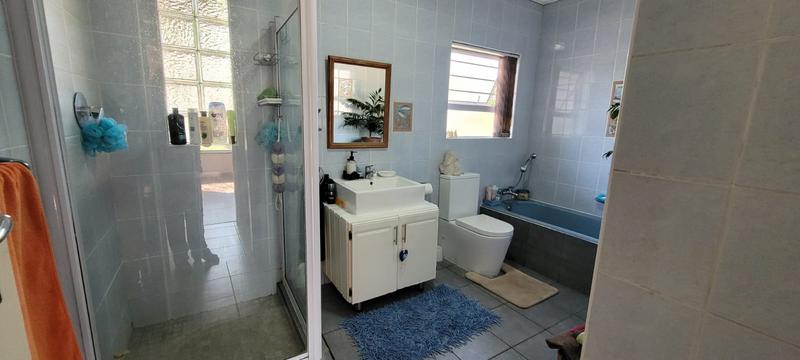 4 Bedroom Property for Sale in Brackenhurst Gauteng