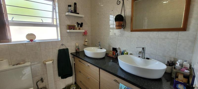 4 Bedroom Property for Sale in Brackenhurst Gauteng