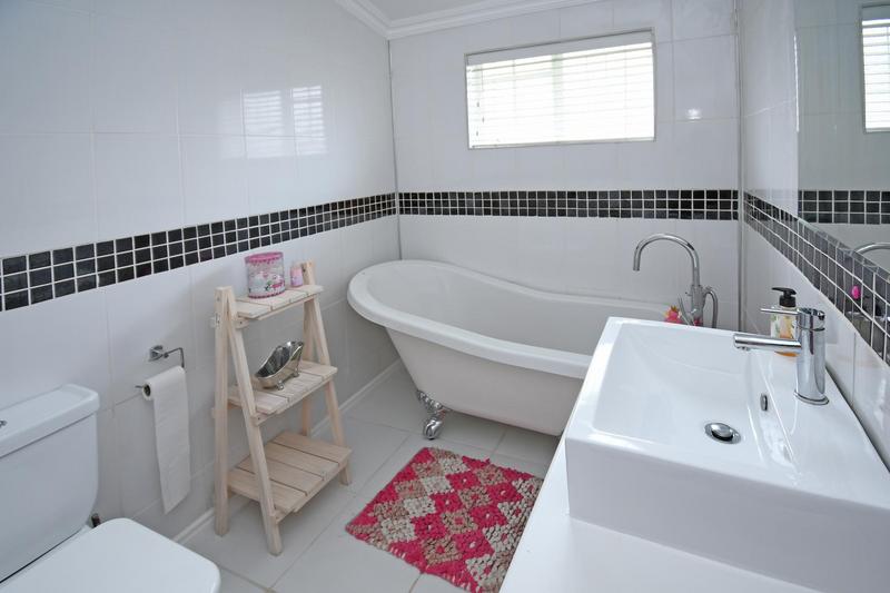 To Let 5 Bedroom Property for Rent in Parkmore Gauteng