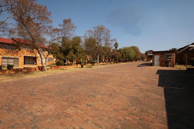 2 Bedroom Property for Sale in Buccleuch Gauteng