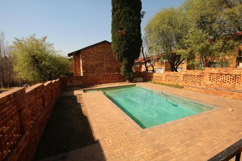 2 Bedroom Property for Sale in Buccleuch Gauteng