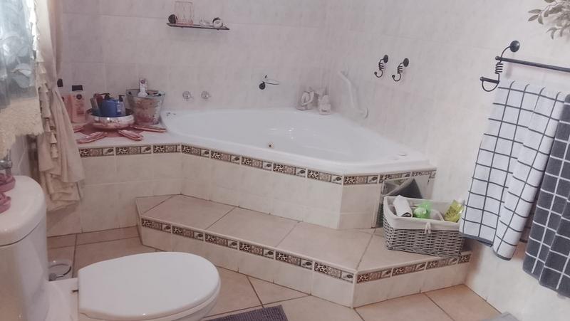 3 Bedroom Property for Sale in Greenhills Gauteng