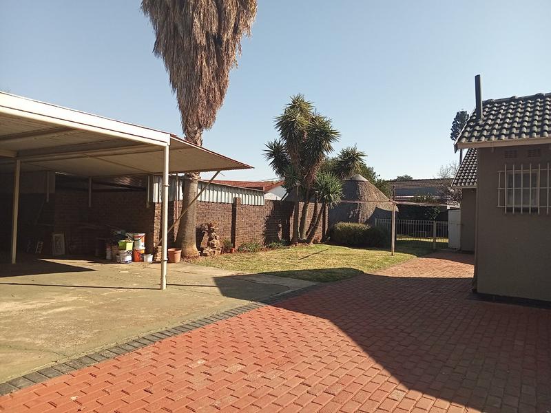 3 Bedroom Property for Sale in Helikonpark Gauteng