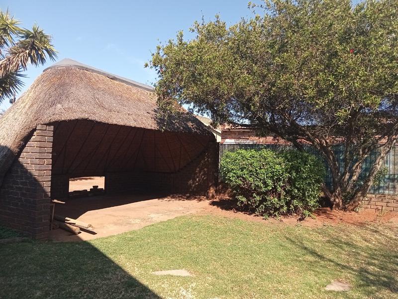 3 Bedroom Property for Sale in Helikonpark Gauteng