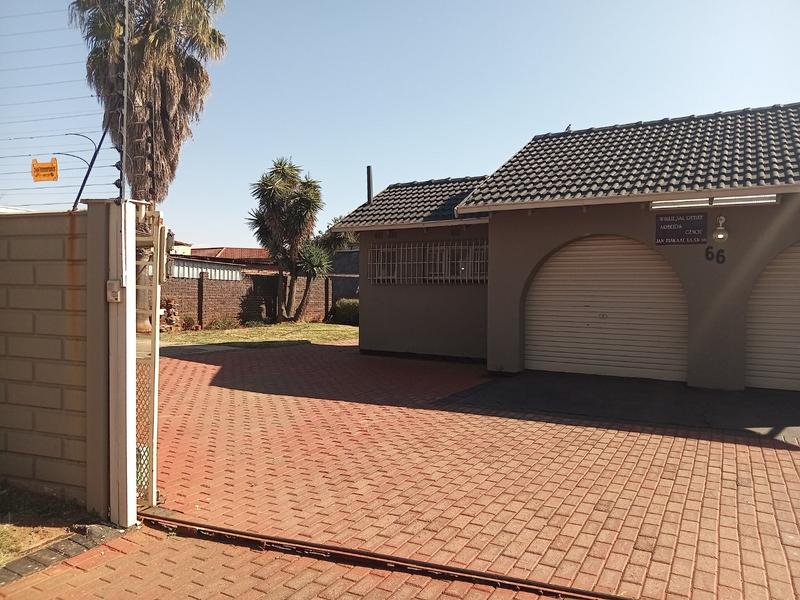 3 Bedroom Property for Sale in Helikonpark Gauteng
