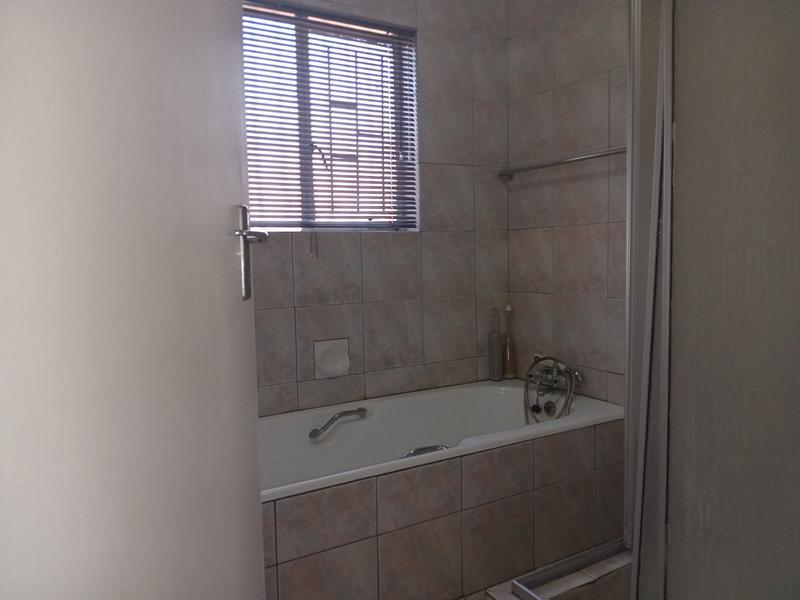 3 Bedroom Property for Sale in Helikonpark Gauteng