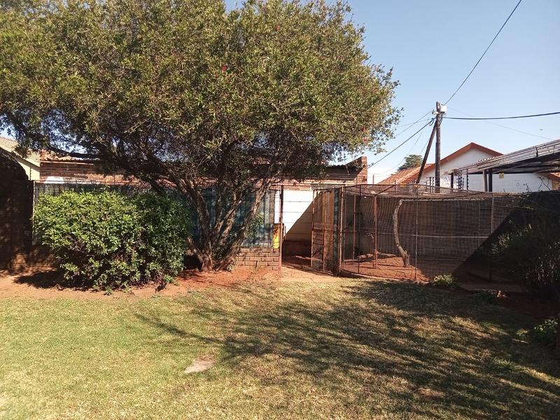 3 Bedroom Property for Sale in Helikonpark Gauteng