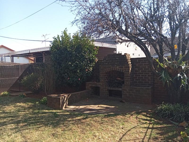 3 Bedroom Property for Sale in Helikonpark Gauteng