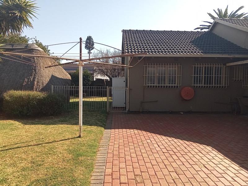 3 Bedroom Property for Sale in Helikonpark Gauteng