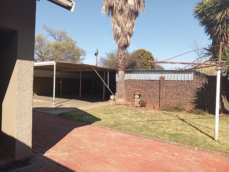 3 Bedroom Property for Sale in Helikonpark Gauteng