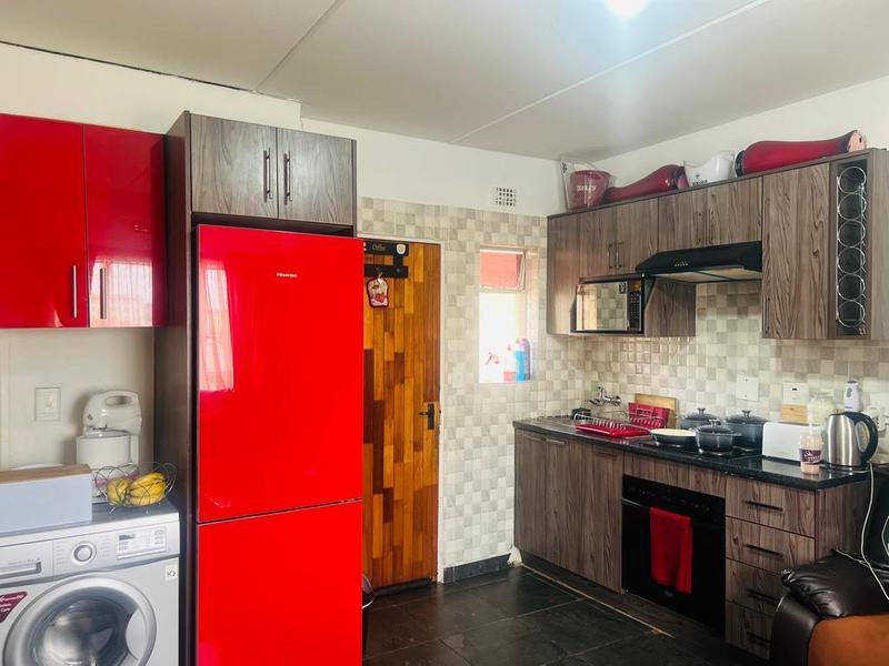 2 Bedroom Property for Sale in Fleurhof Gauteng