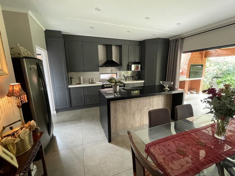 To Let 3 Bedroom Property for Rent in Eldoraigne Gauteng