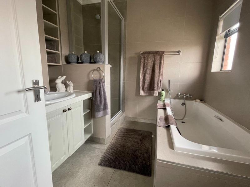 To Let 3 Bedroom Property for Rent in Eldoraigne Gauteng