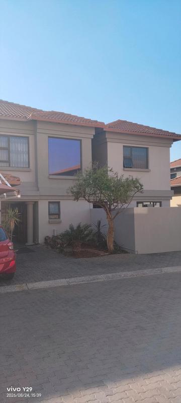 To Let 4 Bedroom Property for Rent in Glen Marais Gauteng