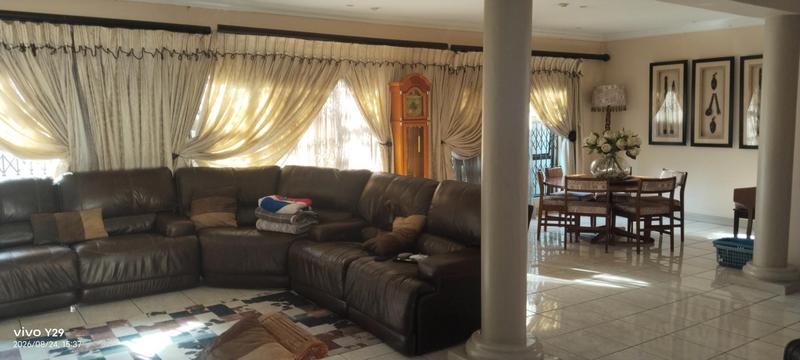 To Let 4 Bedroom Property for Rent in Glen Marais Gauteng