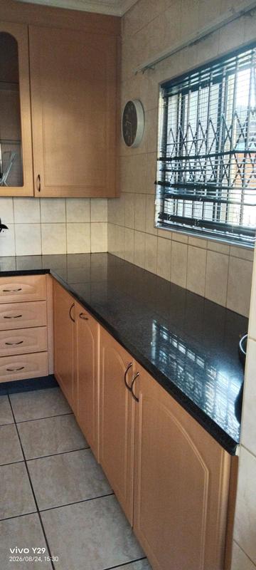 To Let 4 Bedroom Property for Rent in Glen Marais Gauteng
