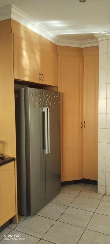 To Let 4 Bedroom Property for Rent in Glen Marais Gauteng