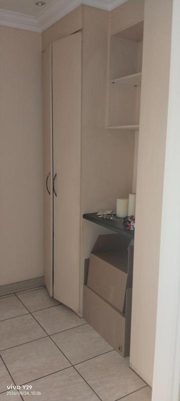 To Let 4 Bedroom Property for Rent in Glen Marais Gauteng