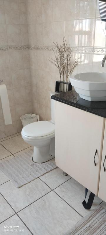 To Let 4 Bedroom Property for Rent in Glen Marais Gauteng