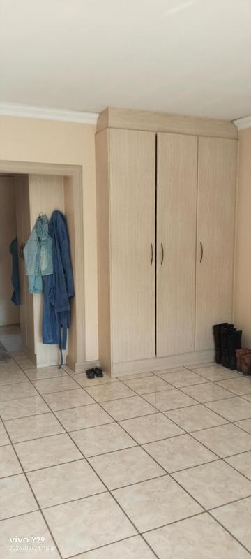 To Let 4 Bedroom Property for Rent in Glen Marais Gauteng