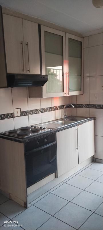 To Let 3 Bedroom Property for Rent in Clayville Gauteng