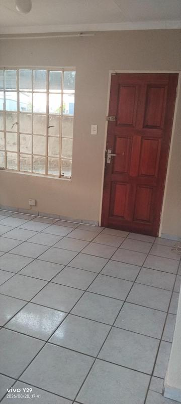 To Let 3 Bedroom Property for Rent in Clayville Gauteng