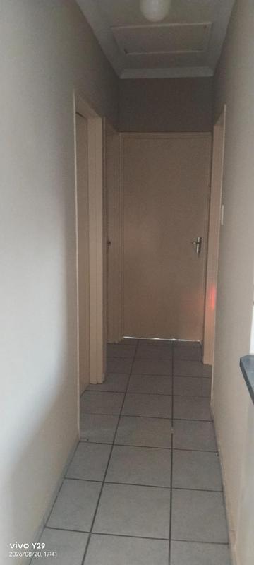 To Let 3 Bedroom Property for Rent in Clayville Gauteng