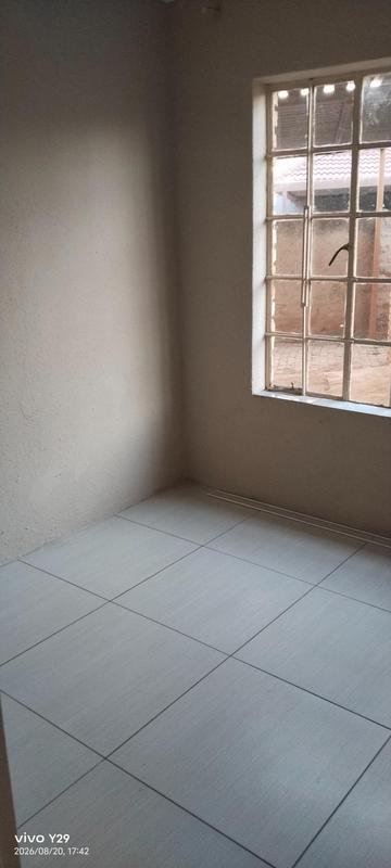 To Let 3 Bedroom Property for Rent in Clayville Gauteng