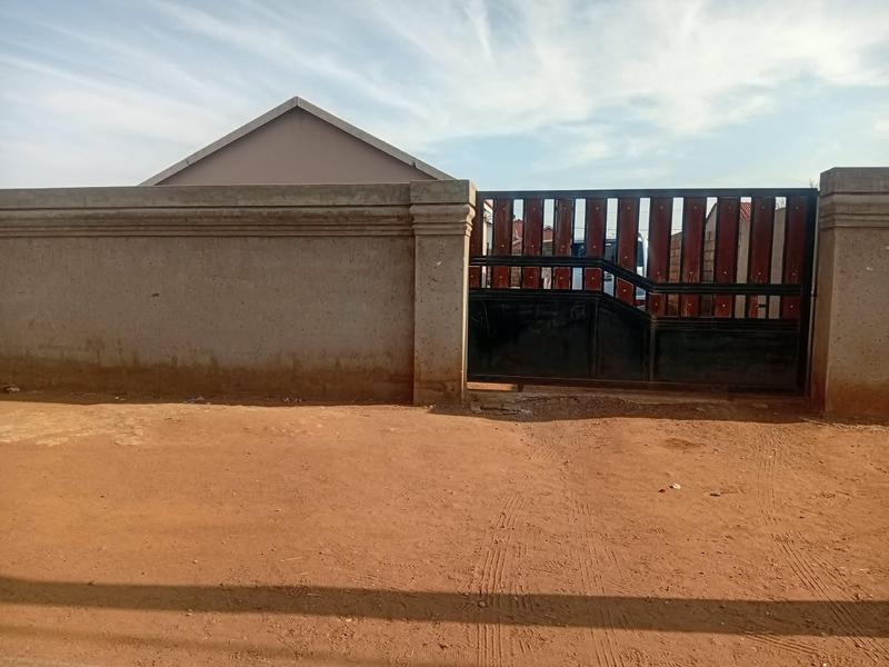 To Let 2 Bedroom Property for Rent in Lufhereng Gauteng