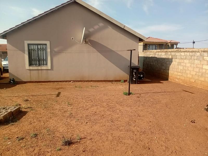 To Let 2 Bedroom Property for Rent in Lufhereng Gauteng