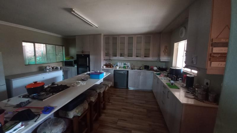 To Let 3 Bedroom Property for Rent in Danville Gauteng