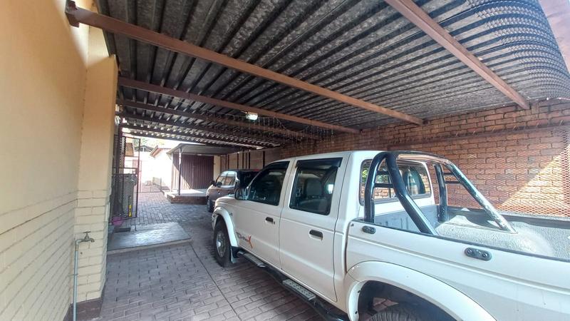 5 Bedroom Property for Sale in Pretoria Gardens Gauteng