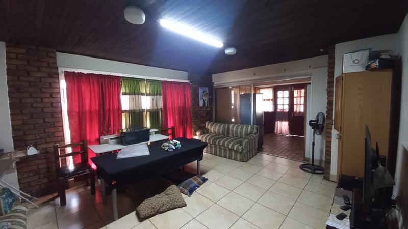 5 Bedroom Property for Sale in Pretoria Gardens Gauteng