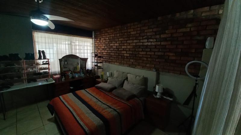 5 Bedroom Property for Sale in Pretoria Gardens Gauteng