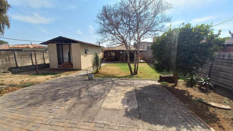 5 Bedroom Property for Sale in Pretoria Gardens Gauteng