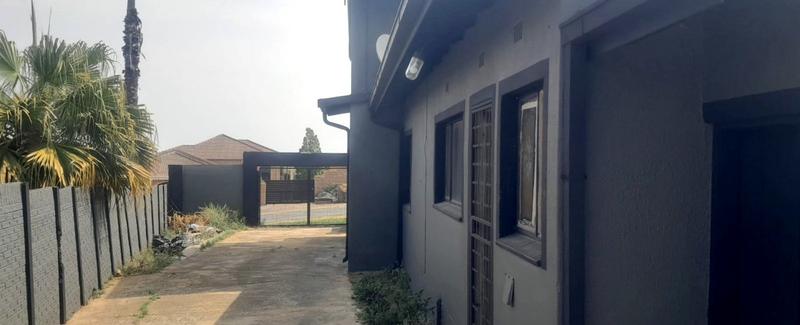 4 Bedroom Property for Sale in Naturena Gauteng