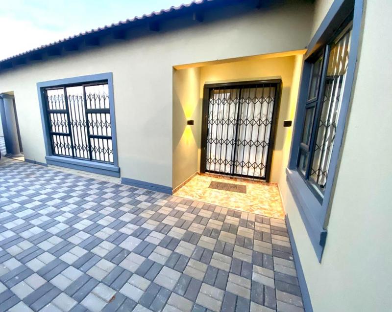 3 Bedroom Property for Sale in Toekomsrus Gauteng