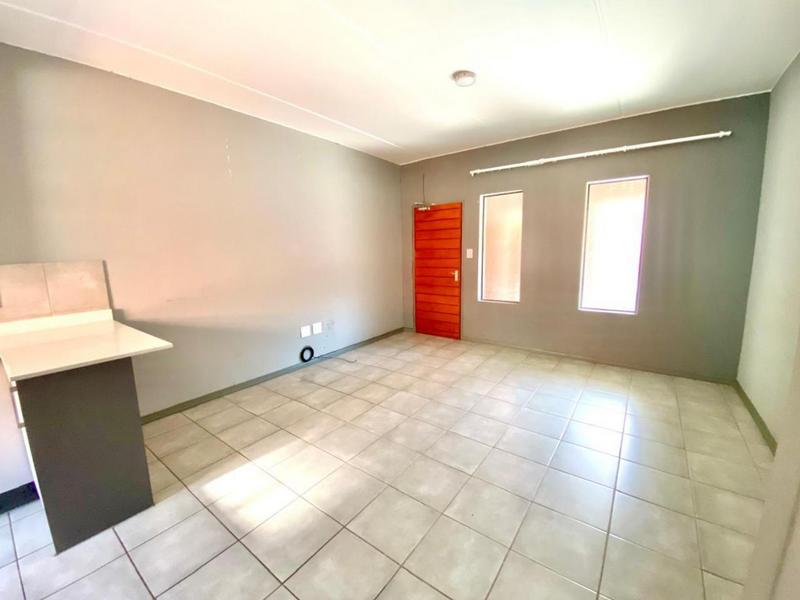 2 Bedroom Property for Sale in Witpoortjie Gauteng