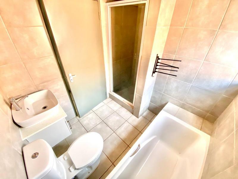 2 Bedroom Property for Sale in Witpoortjie Gauteng