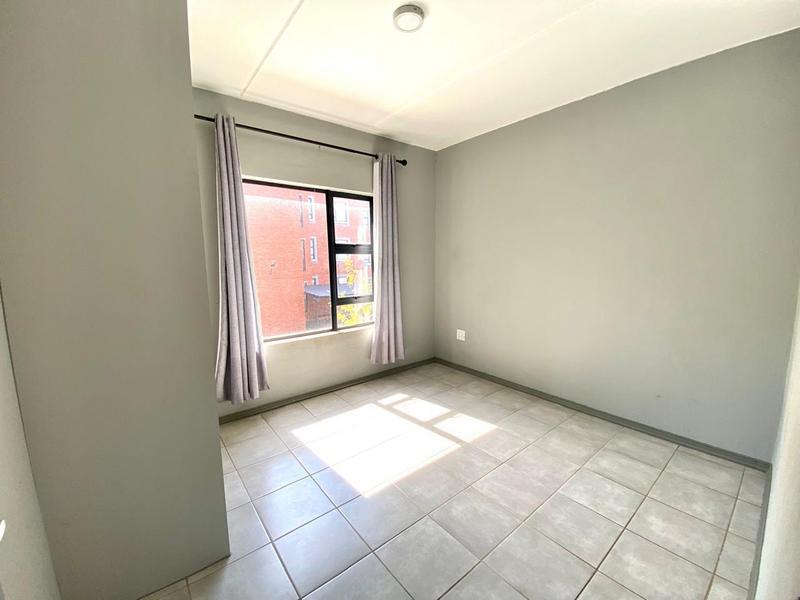 2 Bedroom Property for Sale in Witpoortjie Gauteng