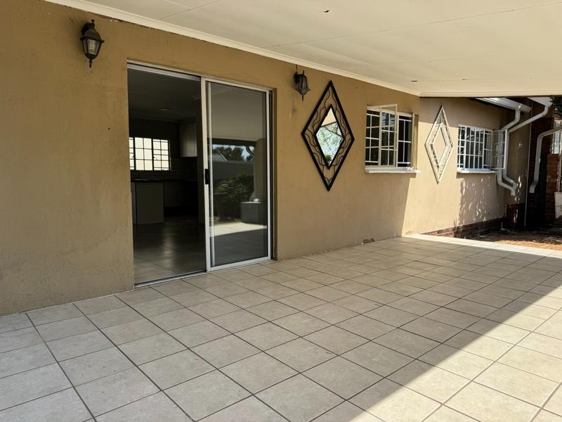To Let 2 Bedroom Property for Rent in North Riding Gauteng