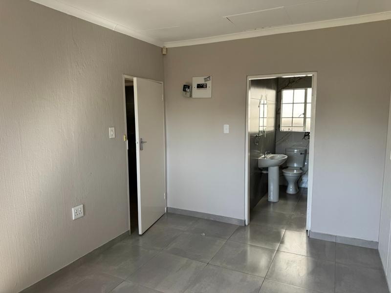 To Let 2 Bedroom Property for Rent in North Riding Gauteng