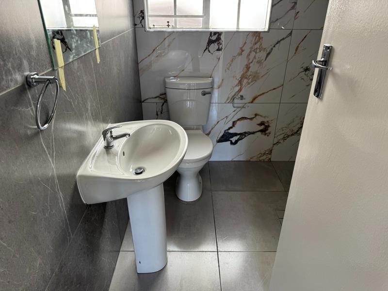 To Let 2 Bedroom Property for Rent in North Riding Gauteng