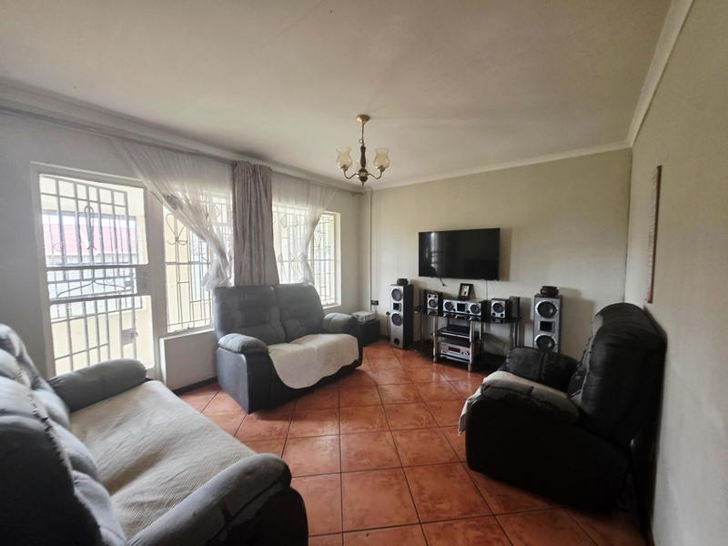 3 Bedroom Property for Sale in Birch Acres Gauteng