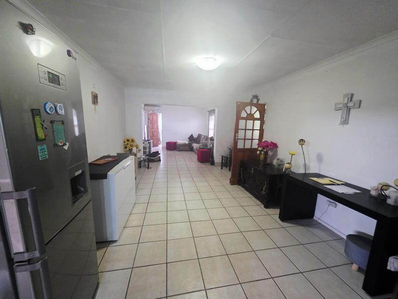 3 Bedroom Property for Sale in Rhodesfield Gauteng