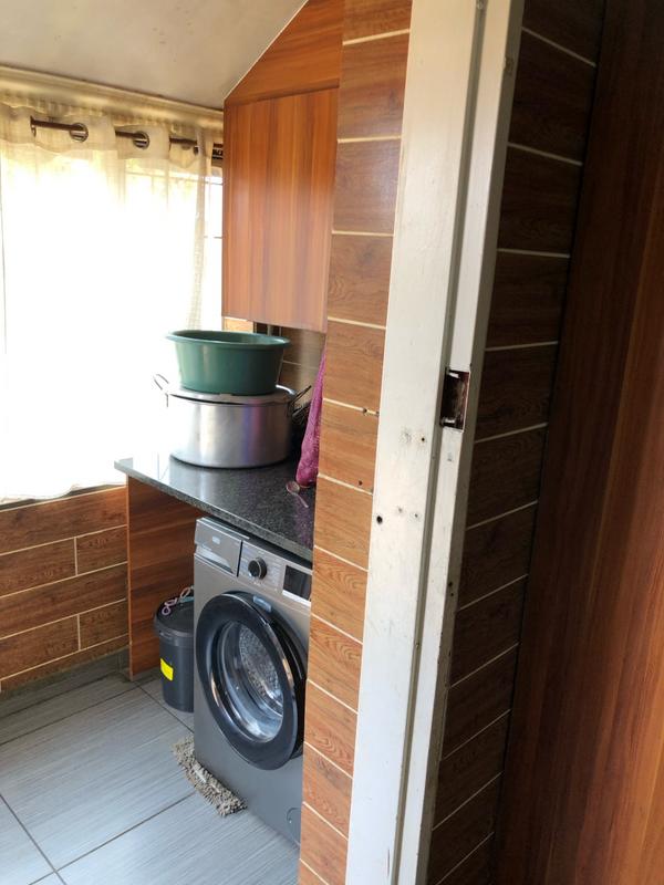 5 Bedroom Property for Sale in Rhodesfield Gauteng